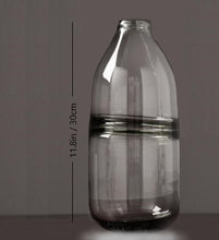 Load image into Gallery viewer, Simply So Attractive Glass Vase
